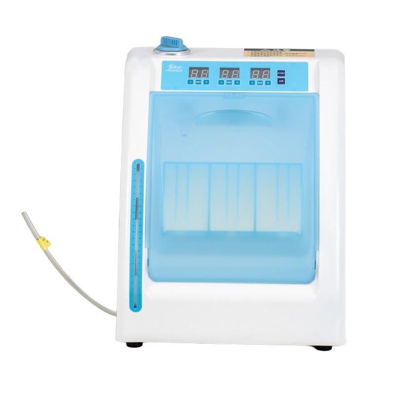 Dental handpiece cleaning and oiling machine